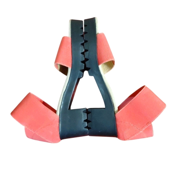 NEW CHARLESTON SHOE CO. Cooper Coral Pink Block Heel Sandal Size 6 - Picture 2 of 10